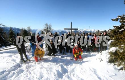 Fussball Bundesliga. Trainingslager Austria Klagenfurt. Schneeschuhwandern. Bad Kleinkirchheim, am 11.1.2022.
Foto: Kuess
www.qspictures.net

---
pressefotos, pressefotografie, kuess, qs, qspictures, sport, bild, bilder, bilddatenbank