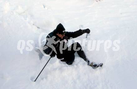 Fussball Bundesliga. Trainingslager Austria Klagenfurt. Schneeschuhwandern.  Trainer Peter Pacult. Bad Kleinkirchheim, am 11.1.2022.
Foto: Kuess
www.qspictures.net

---
pressefotos, pressefotografie, kuess, qs, qspictures, sport, bild, bilder, bilddatenbank