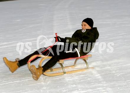 Fussball Bundesliga. Trainingslager Austria Klagenfurt. Schneeschuhwandern.  . Bad Kleinkirchheim, am 11.1.2022.
Foto: Kuess
www.qspictures.net

---
pressefotos, pressefotografie, kuess, qs, qspictures, sport, bild, bilder, bilddatenbank