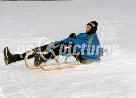 Fussball Bundesliga. Trainingslager Austria Klagenfurt. Schneeschuhwandern.  . Bad Kleinkirchheim, am 11.1.2022.
Foto: Kuess
www.qspictures.net

---
pressefotos, pressefotografie, kuess, qs, qspictures, sport, bild, bilder, bilddatenbank