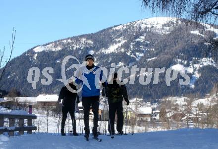 Fussball Bundesliga. Trainingslager Austria Klagenfurt. Langlaufen.  Alexander Fuchs, Lennart Moser. Bad Kleinkirchheim, am 12.1.2022.
Foto: Kuess
www.qspictures.net

---
pressefotos, pressefotografie, kuess, qs, qspictures, sport, bild, bilder, bilddatenbank