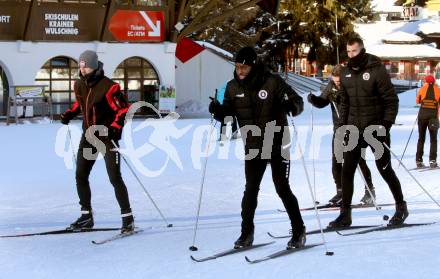 Fussball Bundesliga. Trainingslager Austria Klagenfurt. Langlaufen.  Christopher Cvetko, Gloire Amanda, Lennart Moser. Bad Kleinkirchheim, am 12.1.2022.
Foto: Kuess
www.qspictures.net

---
pressefotos, pressefotografie, kuess, qs, qspictures, sport, bild, bilder, bilddatenbank