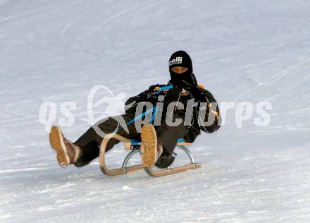 Fussball Bundesliga. Trainingslager Austria Klagenfurt. Schneeschuhwandern.  . Bad Kleinkirchheim, am 11.1.2022.
Foto: Kuess
www.qspictures.net

---
pressefotos, pressefotografie, kuess, qs, qspictures, sport, bild, bilder, bilddatenbank