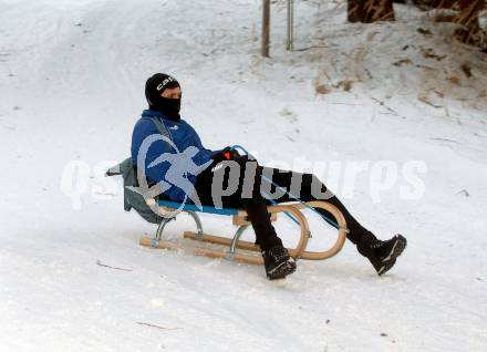 Fussball Bundesliga. Trainingslager Austria Klagenfurt. Schneeschuhwandern.  . Bad Kleinkirchheim, am 11.1.2022.
Foto: Kuess
www.qspictures.net

---
pressefotos, pressefotografie, kuess, qs, qspictures, sport, bild, bilder, bilddatenbank