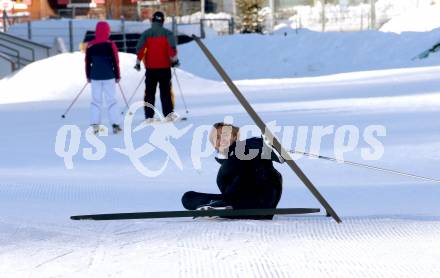 Fussball Bundesliga. Trainingslager Austria Klagenfurt. Langlaufen.  Thomas Roberts. Bad Kleinkirchheim, am 12.1.2022.
Foto: Kuess
www.qspictures.net

---
pressefotos, pressefotografie, kuess, qs, qspictures, sport, bild, bilder, bilddatenbank