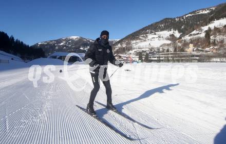 Fussball Bundesliga. Trainingslager Austria Klagenfurt. Langlaufen.  Gloire Amanda. Bad Kleinkirchheim, am 12.1.2022.
Foto: Kuess
www.qspictures.net

---
pressefotos, pressefotografie, kuess, qs, qspictures, sport, bild, bilder, bilddatenbank
