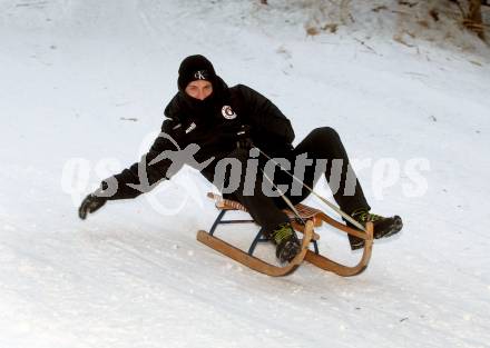 Fussball Bundesliga. Trainingslager Austria Klagenfurt. Schneeschuhwandern.  . Bad Kleinkirchheim, am 11.1.2022.
Foto: Kuess
www.qspictures.net

---
pressefotos, pressefotografie, kuess, qs, qspictures, sport, bild, bilder, bilddatenbank