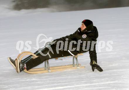 Fussball Bundesliga. Trainingslager Austria Klagenfurt. Schneeschuhwandern.  . Bad Kleinkirchheim, am 11.1.2022.
Foto: Kuess
www.qspictures.net

---
pressefotos, pressefotografie, kuess, qs, qspictures, sport, bild, bilder, bilddatenbank