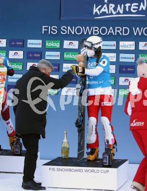 FIS Snowboard World Cup. Weltcup.  Landeshauptmann Peter Kaiser, Alksandra Krol (POL). Simonhoehe, am 14.1.2022. 
Foto: Kuess
www.qspictures.net
---
pressefotos, pressefotografie, kuess, qs, qspictures, sport, bild, bilder, bilddatenbank