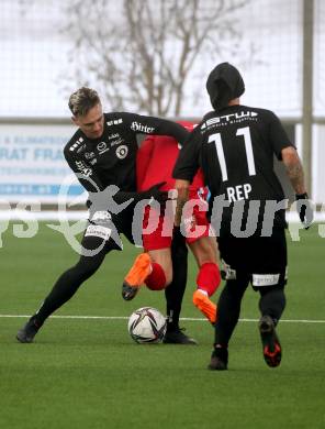 Fussball Testspiel. SK Austria Klagenfurt gegen SV Spittal. Lukas Fridrikas, Rajko Rep (Klagenfurt). Moosburg, am 15.1.2022.
Foto: Kuess
www.qspictures.net
---
pressefotos, pressefotografie, kuess, qs, qspictures, sport, bild, bilder, bilddatenbank