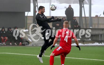 Fussball Testspiel. SK Austria Klagenfurt gegen SV Spittal. Markus Pink, (Klagenfurt), Adnan Hajdarevic  (Spittal). Moosburg, am 15.1.2022.
Foto: Kuess
www.qspictures.net
---
pressefotos, pressefotografie, kuess, qs, qspictures, sport, bild, bilder, bilddatenbank