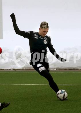 Fussball Testspiel. SK Austria Klagenfurt gegen SV Spittal.  Lukas Fridrikas (Klagenfurt). Moosburg, am 15.1.2022.
Foto: Kuess
www.qspictures.net
---
pressefotos, pressefotografie, kuess, qs, qspictures, sport, bild, bilder, bilddatenbank