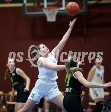 Basketball Damen Superliga 2021/2022. Grunddurchgang 9. Runde.  KOS Celovec Damen gegen  Basket Flames.  Elma Voljevica (KOS),  Clara Kronfuss (Basket Flames). Klagenfurt, am 22.1.2022.
Foto: Kuess
www.qspictures.net
---
pressefotos, pressefotografie, kuess, qs, qspictures, sport, bild, bilder, bilddatenbank