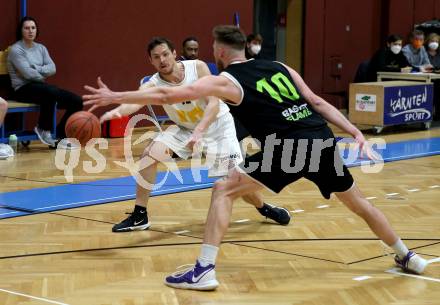 Basketball Zweite Liga 2021/2022. Grunddurchgang 14. Runde.  Woerthersee Piraten gegen Basket Flames.  Jan-Arne Apschner (Piraten),  Gabriel Stepan  (Basket Flames). Klagenfurt, am 29.1.2022. 
Foto: Kuess
www.qspictures.net

---
pressefotos, pressefotografie, kuess, qs, qspictures, sport, bild, bilder, bilddatenbank