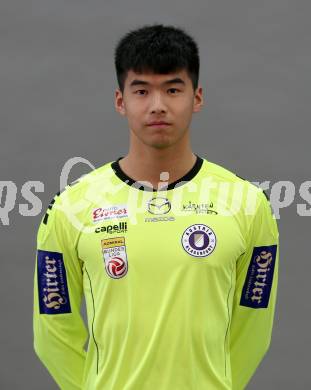 Fussball. Bundesliga. Austria Klagenfurt. Mannschaftsfototermin. Portrait. Liu Shaoziyang. Klagenfurt, 10.2.2022.
Foto: Kuess
www.qspictures.net

---
pressefotos, pressefotografie, kuess, qs, qspictures, sport, bild, bilder, bilddatenbank