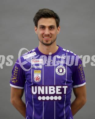 Fussball. Bundesliga. Austria Klagenfurt. Mannschaftsfototermin. Portrait. Thorsten Mahrer. Klagenfurt, 10.2.2022.
Foto: Kuess
www.qspictures.net

---
pressefotos, pressefotografie, kuess, qs, qspictures, sport, bild, bilder, bilddatenbank