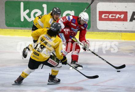 EBEL. Eishockey Bundesliga. KAC gegen	HC Pustertal Woelfe. Clemens Unterweger, (KAC), Dante Hannoun, Jakob Stukel   (Pustertal). Klagenfurt, am 13.2.2022.
Foto: Kuess
www.qspictures.net

---
pressefotos, pressefotografie, kuess, qs, qspictures, sport, bild, bilder, bilddatenbank