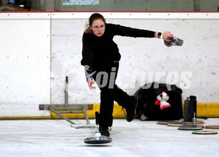 Stocksport. Eisschiessen. ZIelbewerb. Oesterreichische Meisterschaft.   Katharina Omelko. Radenthein, am 30.1.2022.
Foto: Kuess
---
pressefotos, pressefotografie, kuess, qs, qspictures, sport, bild, bilder, bilddatenbank