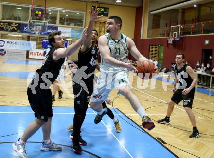 Basketball 2. Liga 2021/2022. Grunddurchgang 15. Runde.  KOS Celovec gegen  Woerthersee Piraten.  Grega Sajevic (KOS), Andreas Nuck, Shawn Ray  (Piraten). Klagenfurt, am 25.2.2022.
Foto: Kuess
www.qspictures.net
---
pressefotos, pressefotografie, kuess, qs, qspictures, sport, bild, bilder, bilddatenbank