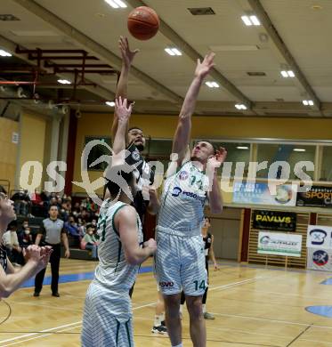 Basketball 2. Liga 2021/2022. Grunddurchgang 15. Runde.  KOS Celovec gegen  Woerthersee Piraten.  Marko Gutalj, Marin Sliskovic (KOS), Marcus Holyfield  (Piraten). Klagenfurt, am 25.2.2022.
Foto: Kuess
www.qspictures.net
---
pressefotos, pressefotografie, kuess, qs, qspictures, sport, bild, bilder, bilddatenbank