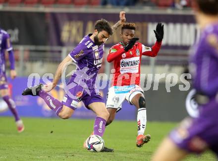 Fussball Bundesliga. SK Austria Klagenfurt gegen SV Guntamatic Ried.  Kosmas Gkezos,  (Klagenfurt),  Dorgeles Nene (Ried). Klagenfurt, am 27.2.2022.
Foto: Kuess
www.qspictures.net
---
pressefotos, pressefotografie, kuess, qs, qspictures, sport, bild, bilder, bilddatenbank