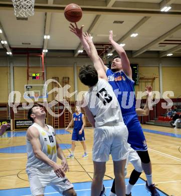 Basketball Zweite Liga 2021/2022. Grunddurchgang 18. Runde.  Woerthersee Piraten gegen 	BBU Salzburg.  Alexander Pirker, Simon Finzgar (Piraten), Marko Rakic  (Salzburg). Klagenfurt, am 5.3.2022. 
Foto: Kuess
www.qspictures.net

---
pressefotos, pressefotografie, kuess, qs, qspictures, sport, bild, bilder, bilddatenbank