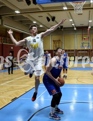 Basketball Zweite Liga 2021/2022. Grunddurchgang 18. Runde.  Woerthersee Piraten gegen 	BBU Salzburg. Simon Finzgar (Piraten),  Guillermo Sanchez Daza (Salzburg). Klagenfurt, am 5.3.2022. 
Foto: Kuess
www.qspictures.net

---
pressefotos, pressefotografie, kuess, qs, qspictures, sport, bild, bilder, bilddatenbank
