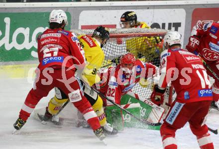 EBEL. Eishockey Bundesliga. KAC gegen	spusu Vienna Capitals. Sebastian Dahm, Thomas Hundertpfund, (KAC),  Nikolaus Hartl  (Vienna Capitals). Klagenfurt, am 11.3.2022.
Foto: Kuess
www.qspictures.net

---
pressefotos, pressefotografie, kuess, qs, qspictures, sport, bild, bilder, bilddatenbank