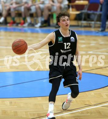 Basketball 2. Liga 2021/2022. Grunddurchgang 19. Runde.  KOS Celovec gegen  RAIDERS Tirol. Tim-Joel Deschner  (Tirol). Klagenfurt, am 12.3.2022.
Foto: Kuess
www.qspictures.net
---
pressefotos, pressefotografie, kuess, qs, qspictures, sport, bild, bilder, bilddatenbank