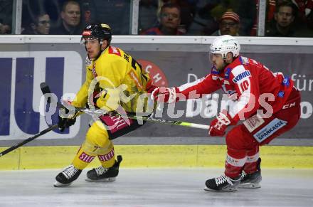 EBEL. Eishockey Bundesliga. KAC gegen	spusu Vienna Capitals. Thomas Vallant, (KAC), Matt Bradley   (Vienna Capitals). Klagenfurt, am 20.3.2022.
Foto: Kuess
www.qspictures.net

---
pressefotos, pressefotografie, kuess, qs, qspictures, sport, bild, bilder, bilddatenbank