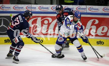 EBEL. Eishockey Bundesliga. VSV gegen Hydro Fehervar AV 19.  Philipp Lindner,  (VSV),  Akos Mihaly, Balint Magosi (Hydro Fehervar). Villach, am 24.3.2022.
Foto: Kuess
www.qspictures.net
---
pressefotos, pressefotografie, kuess, qs, qspictures, sport, bild, bilder, bilddatenbank