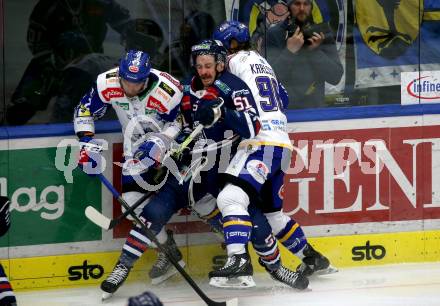 EBEL. Eishockey Bundesliga. VSV gegen Hydro Fehervar AV 19.  Sebastian Zauner, Anton Karlsson,  (VSV), Timothy Campbell  (Hydro Fehervar). Villach, am 24.3.2022.
Foto: Kuess
www.qspictures.net
---
pressefotos, pressefotografie, kuess, qs, qspictures, sport, bild, bilder, bilddatenbank