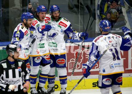 EBEL. Eishockey Bundesliga. VSV gegen Hydro Fehervar AV 19. Torjubel Philipp Lindner, John Hughes, Travis Oleksuk, Brett Flemming (VSV). Villach, am 24.3.2022.
Foto: Kuess
www.qspictures.net
---
pressefotos, pressefotografie, kuess, qs, qspictures, sport, bild, bilder, bilddatenbank