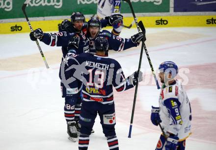 EBEL. Eishockey Bundesliga. VSV gegen Hydro Fehervar AV 19.  Torjubel   (Hydro Fehervar). Villach, am 1.4.2022.
Foto: Kuess
www.qspictures.net
---
pressefotos, pressefotografie, kuess, qs, qspictures, sport, bild, bilder, bilddatenbank