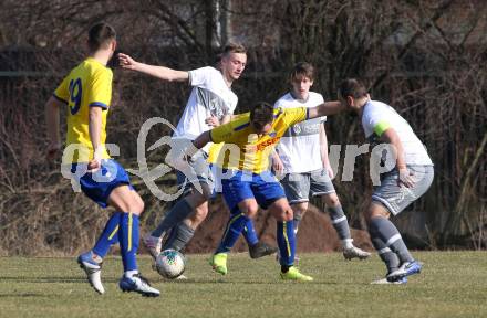 Fussball 2. Klasse B. SG KSK-Woerthersee/ATUS Poertschach gegen Afritz.  Ammar Kabaklija, Alexander Percher  (KSK-Woerthersee/Poertschach),  Andreas Orter, Haris Dindic (Afritz). Krumpendorf,, 26.3.2022.
Foto: Kuess

---
pressefotos, pressefotografie, kuess, qs, qspictures, sport, bild, bilder, bilddatenbank