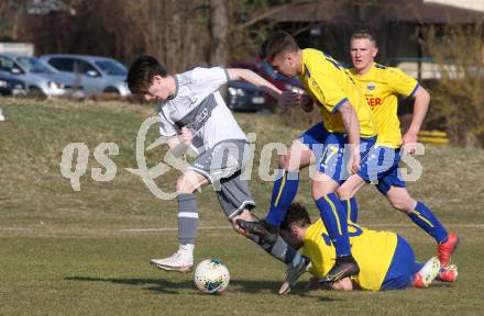 Fussball 2. Klasse B. SG KSK-Woerthersee/ATUS Poertschach gegen Afritz.  Samuel Mancini (KSK-Woerthersee/Poertschach), Patrick Christian Krainz   (Afritz). Krumpendorf, 26.3.2022.
Foto: Kuess

---
pressefotos, pressefotografie, kuess, qs, qspictures, sport, bild, bilder, bilddatenbank