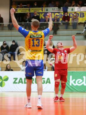 Volleyball. Austrian Volley League Men. SK Zadruga Aich/Dob gegen VCA Amstetten NOE.  Jubel Blazej Podlesny, Manuel Steiner (Aich). Bleiburg, 2.4.2022.
Foto: Kuess
www.qspictures.net
---
pressefotos, pressefotografie, kuess, qs, qspictures, sport, bild, bilder, bilddatenbank