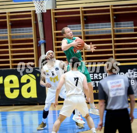 Basketball Zweite Liga 2021/2022. Playdown 1.  Woerthersee Piraten gegen Future Team Steiermark.  Shawn Ray (Piraten),  David Voetsch (Steiermark). Klagenfurt, am 3.4.2022. 
Foto: Kuess
www.qspictures.net

---
pressefotos, pressefotografie, kuess, qs, qspictures, sport, bild, bilder, bilddatenbank