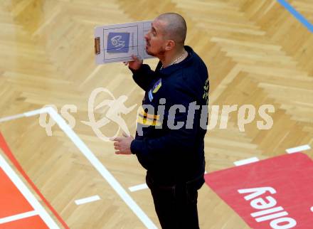 Volleyball. Austrian Volley League Men. SK Zadruga Aich/Dob gegen VCA Amstetten NOE.  Trainer Zvonko Nikolic (Aich). Bleiburg, 2.4.2022.
Foto: Kuess
www.qspictures.net
---
pressefotos, pressefotografie, kuess, qs, qspictures, sport, bild, bilder, bilddatenbank