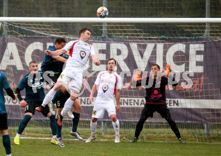 Fussball Kaerntner Liga. Kraig gegen Gmuend. Sebastian Hertelt  (Kraig),   Christian Preiml (Gmuend). Kraig, am 2.4.2022.
Foto: Kuess
---
pressefotos, pressefotografie, kuess, qs, qspictures, sport, bild, bilder, bilddatenbank