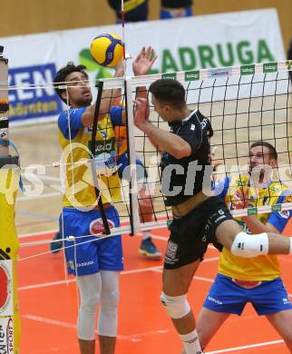 Volleyball. Austrian Volley League Men. SK Zadruga Aich/Dob gegen VCA Amstetten NOE. Xander Ketrzynski, (Aich),  Jakub Czyzowski   (Amstetten). Bleiburg, 2.4.2022.
Foto: Kuess
www.qspictures.net
---
pressefotos, pressefotografie, kuess, qs, qspictures, sport, bild, bilder, bilddatenbank