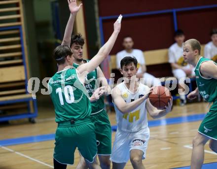 Basketball Zweite Liga 2021/2022. Playdown 1.  Woerthersee Piraten gegen Future Team Steiermark.  Jure Bavdek (Piraten), Daniel Grgic, Milan Dokmanovic (Steiermark). Klagenfurt, am 3.4.2022. 
Foto: Kuess
www.qspictures.net

---
pressefotos, pressefotografie, kuess, qs, qspictures, sport, bild, bilder, bilddatenbank