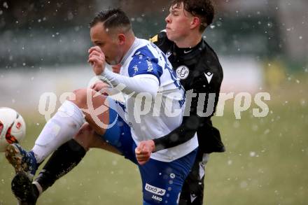 Fussball Regionalliga. Treibach gegen Spittal.  Vahid Muharemovic (Treibach),  Maximilian Fillafer (Spittal). Treibach, 2.4.2022.
Foto: Kuess
---
pressefotos, pressefotografie, kuess, qs, qspictures, sport, bild, bilder, bilddatenbank