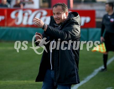 Fussball Karntner Liga. St. Jakob gegen Maria Saal.  Trainer Alexander Suppantschitsch (St. Jakob). St. Jakob im Rosental, am 8.4.2022.
Foto: Kuess
---
pressefotos, pressefotografie, kuess, qs, qspictures, sport, bild, bilder, bilddatenbank