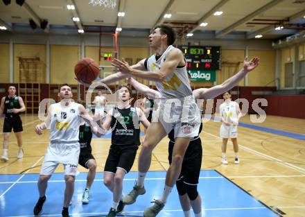 Basketball Zweite Liga 2021/2022. Playdown 2.  Woerthersee Piraten gegen Deutsch Wagram Alligators.  Felix Leindecker (Piraten). Klagenfurt, am 9.4.2022. 
Foto: Kuess
www.qspictures.net

---
pressefotos, pressefotografie, kuess, qs, qspictures, sport, bild, bilder, bilddatenbank