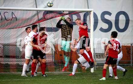 Fussball Karntner Liga. St. Jakob gegen Maria Saal.  Jonas Warmuth (St. Jakob),  Manuel Jachs (Maria Saal). St. Jakob im Rosental, am 8.4.2022.
Foto: Kuess
---
pressefotos, pressefotografie, kuess, qs, qspictures, sport, bild, bilder, bilddatenbank