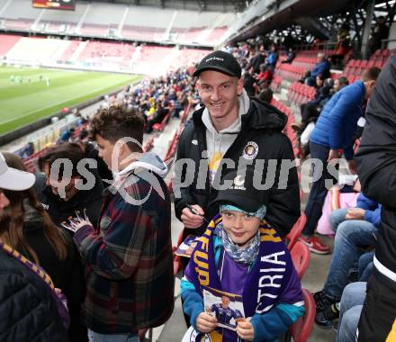 Fussball Bundesliga. SK Austria Klagenfurt gegen Red Bull Salzburg. Buehnen Party, Praesentation Hauptsponsor.   Nicolas Wimmer. Klagenfurt, am 10.4.2022.
Foto: Kuess
---
pressefotos, pressefotografie, kuess, qs, qspictures, sport, bild, bilder, bilddatenbank