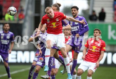 Fussball Bundesliga. SK Austria Klagenfurt gegen Red Bull Salzburg.   Patrick Greil (Klagenfurt),  Rasmus Nissen Kristensen (Salzburg). Klagenfurt, am 10.4.2022.
Foto: Kuess
---
pressefotos, pressefotografie, kuess, qs, qspictures, sport, bild, bilder, bilddatenbank
