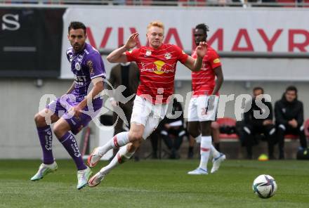 Fussball Bundesliga. SK Austria Klagenfurt gegen Red Bull Salzburg.   Markus Pink, (Klagenfurt),  Nicolas Seiwald (Salzburg). Klagenfurt, am 10.4.2022.
Foto: Kuess
---
pressefotos, pressefotografie, kuess, qs, qspictures, sport, bild, bilder, bilddatenbank