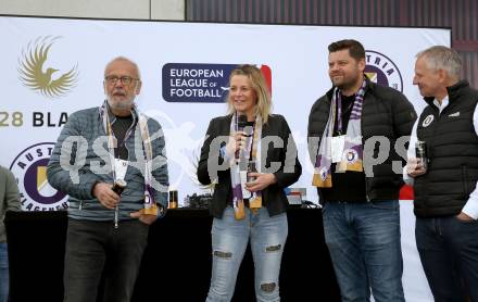 Fussball Bundesliga. SK Austria Klagenfurt gegen Red Bull Salzburg. Buehnen Party, Praesentation Hauptsponsor.  Guenter Thiel, Zeljko Karajica, Harald Gaertner . Klagenfurt, am 10.4.2022.
Foto: Kuess
---
pressefotos, pressefotografie, kuess, qs, qspictures, sport, bild, bilder, bilddatenbank